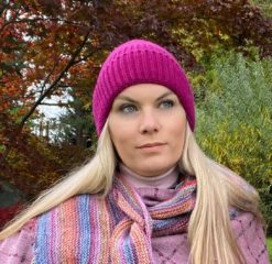pink ribbed beanie hat